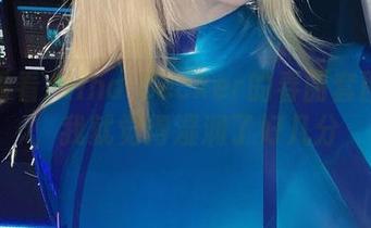 光是看看Alina Becker的春丽套图资源，我就觉得湿润了好几分